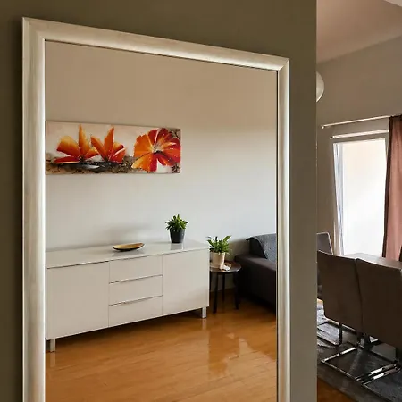 Appartement Lovely Overlooking The Sea -