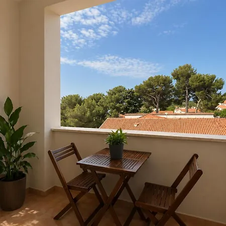 Lovely Overlooking The Sea - * Banjole